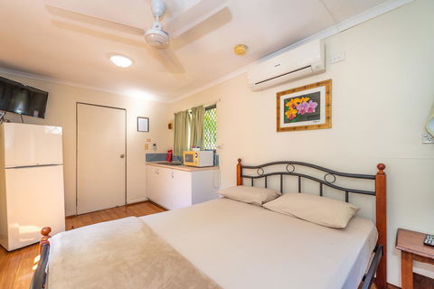 Oasis Tourist Park - Accommodation Bookings 18
