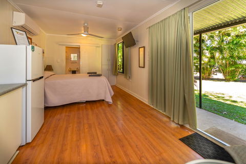 Oasis Tourist Park - Accommodation Bookings 7