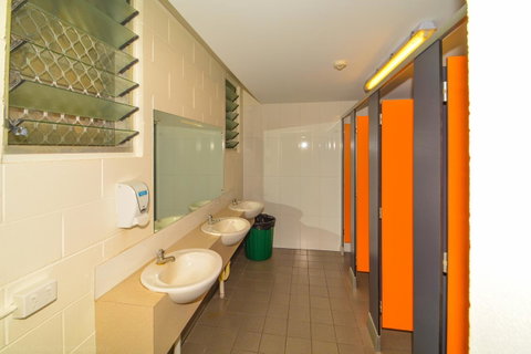 Chillis Backpackers - Accommodation Bookings 9