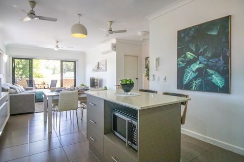 ZEN QUEST - The NOMADS PAD Near Nightcliff Markets & Sunset Foreshore - Accommodation Bookings 24