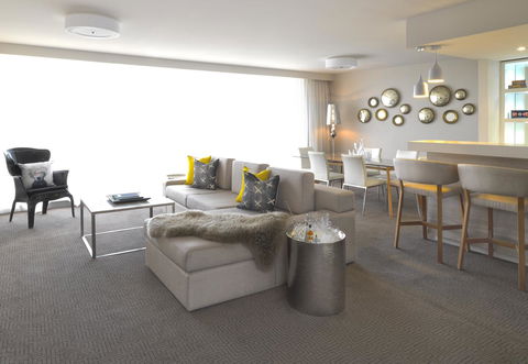 QT Canberra - Accommodation Bookings 24