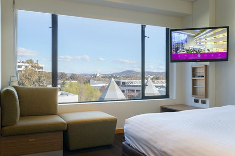 Crowne Plaza Canberra, An IHG Hotel - Accommodation Bookings 19