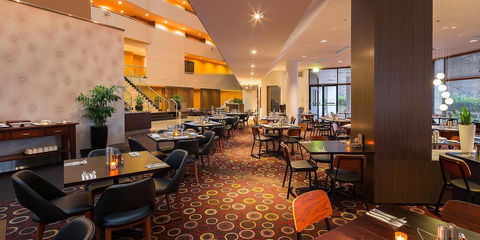 Crowne Plaza Canberra, An IHG Hotel - Accommodation Bookings 4