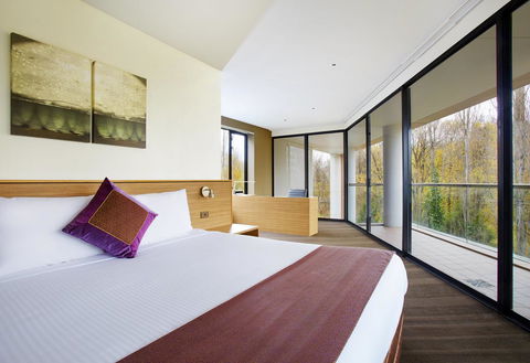 Crowne Plaza Canberra, An IHG Hotel - Accommodation Bookings 43