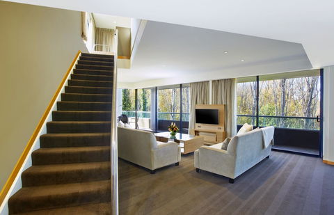 Crowne Plaza Canberra, An IHG Hotel - Accommodation Bookings 10