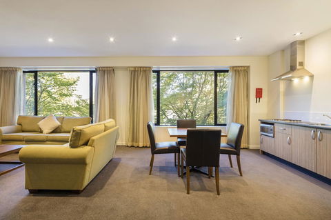 Crowne Plaza Canberra, An IHG Hotel - Accommodation Bookings 35