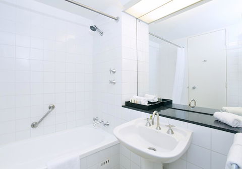 Crowne Plaza Canberra, An IHG Hotel - Accommodation Bookings 25