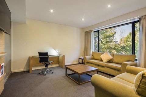 Crowne Plaza Canberra, An IHG Hotel - Accommodation Bookings 37