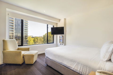 Crowne Plaza Canberra, An IHG Hotel - Accommodation Bookings 21