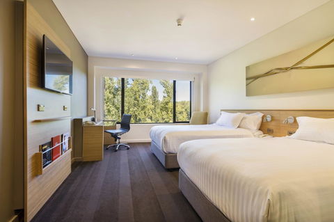 Crowne Plaza Canberra, An IHG Hotel - Accommodation Bookings 32
