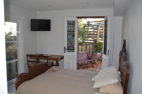 Garden Room - Accommodation Bookings 6