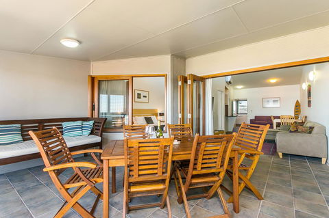 Lennox Holiday Apartments - Accommodation Bookings 33