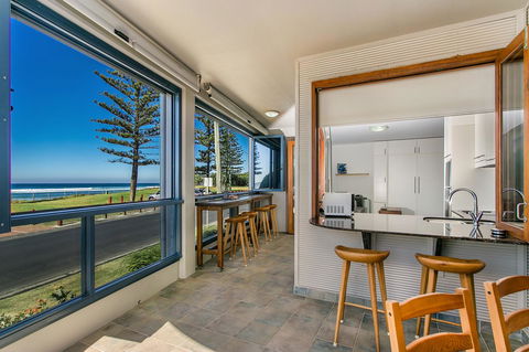 Lennox Holiday Apartments - Accommodation Bookings 32