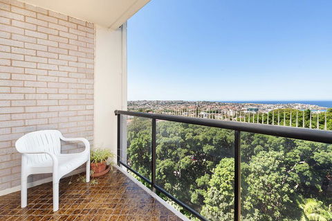 Bondi Apt. For 4 With Panoramic Ocean And Park Views - Accommodation Bookings 1