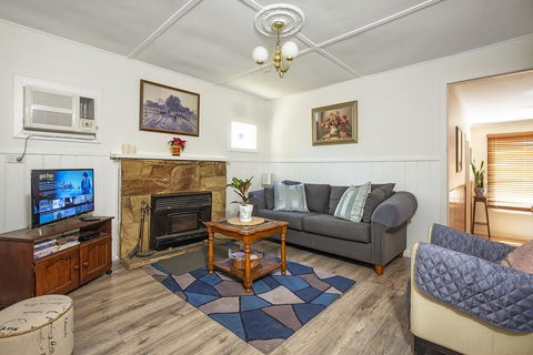 Bonnie Brae Cottage - Accommodation Bookings 1