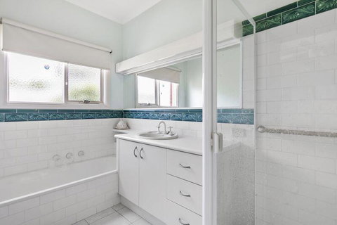 Boston Beach House 2-19 - Accommodation Bookings 1