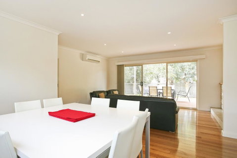 Boston Beach House 46 - Accommodation Bookings 3