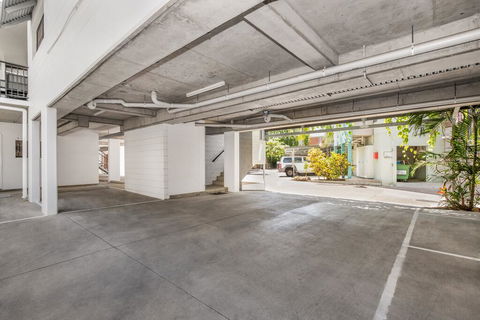 BOUTIQUE APARTMENTS BEACH LOCATION - Accommodation Bookings 1