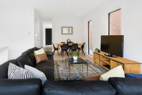 Boutique Stays-Murrumbeena Place 1 - Accommodation Bookings 2