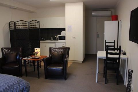 Box Hill Studio 3 At Canterbury Gardens - Accommodation Bookings 2