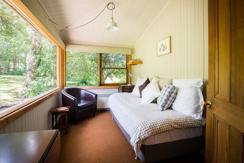 Braeside Mount Macedon Country Retreat Bed And Breakfast - Accommodation Bookings 2