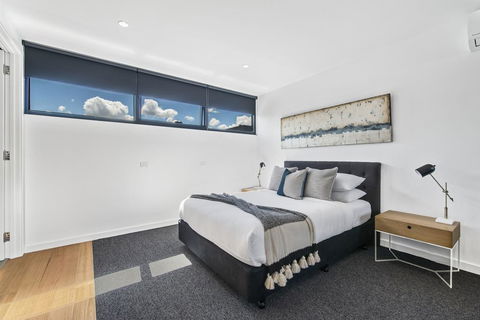 Brand New Beachside Studio Apartment - Accommodation Bookings 0