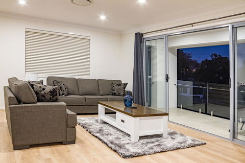 Brand New Executive Living - Accommodation Bookings 3