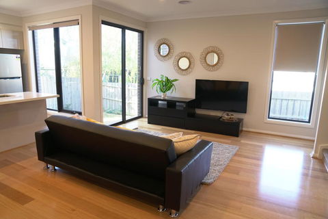 Brand New House Near Box Hill - Accommodation Bookings 1
