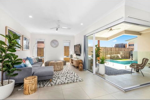 Brand New PRIZE HOME 50m Path To Beach - Accommodation Bookings 0