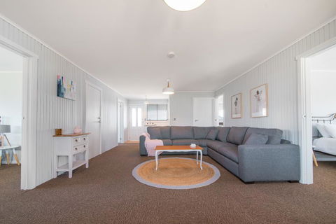 Bridport Holiday House - Accommodation Bookings 0