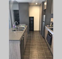 Bright Modern Stylish - Top Floor Apt - Woden - Accommodation Bookings