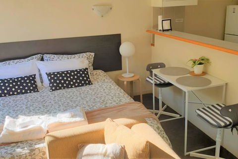 Brisbane City Resort Style Studio Waterfront Apartment - WINTER SPECIAL! - Accommodation Bookings 2