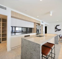 Broadbeach New Luxury Vue 17 Beach Views - Accommodation Bookings