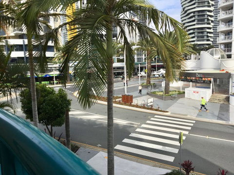 Broadbeach Private Apt With CHA - Accommodation Bookings 0