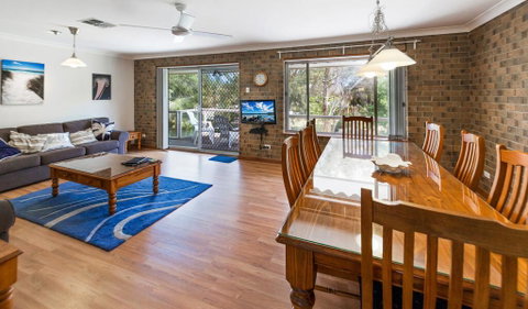 Broadbeach Retreat - 32 Broadbeach Drive - Accommodation Bookings 3