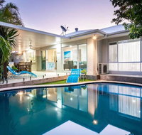 Broadbeach Waters Home With Private Pool - Accommodation Bookings