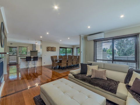 Broadwater By The Beach - With Heated Outdoor Spa - Accommodation Bookings 3