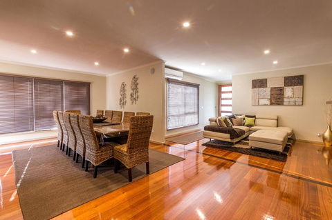 Broadwater By The Beach - With Heated Outdoor Spa - Accommodation Bookings 0