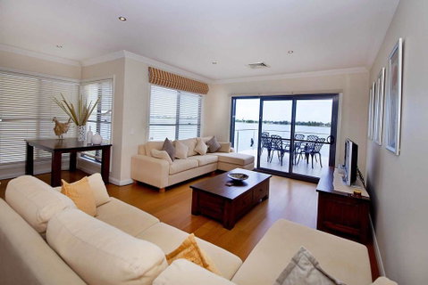Brookwater- Waterfront On Lake Mulwala - Accommodation Bookings 1