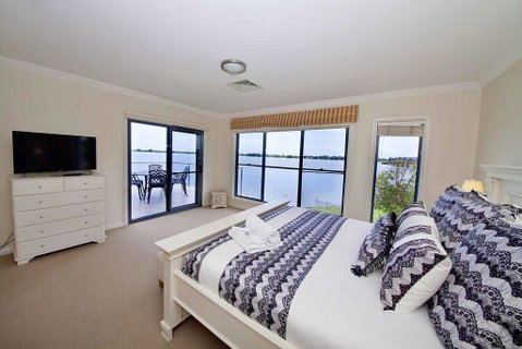 Brookwater- Waterfront On Lake Mulwala - Accommodation Bookings 0