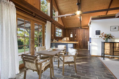 BROWNS COTTAGE - Accommodation Bookings 2