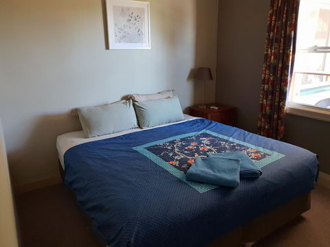 Bunbury's Most Convenient Location - Unit 2 - Accommodation Bookings 3