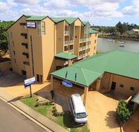 Burnett Riverside Hotel - Accommodation Bookings