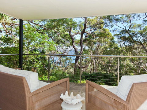 Bynya - 100m To Jonahs! - Accommodation Bookings 2