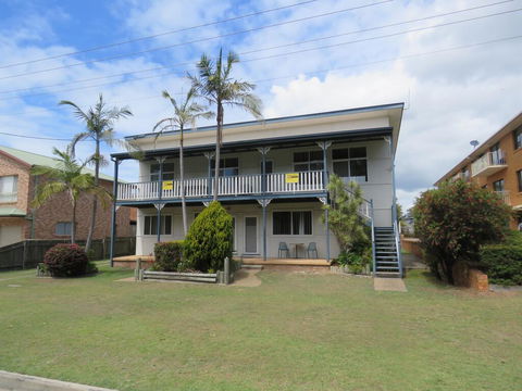 Cabenay 3 - VIEWS ACROSS THE PARK - Accommodation Bookings 1