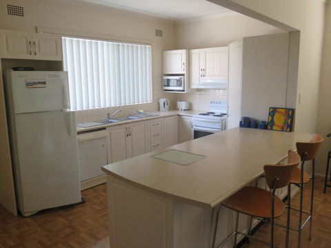 Cabenay 3 - VIEWS ACROSS THE PARK - Accommodation Bookings 3