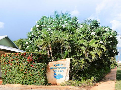 Cable Beachside Villas - Accommodation Bookings 0