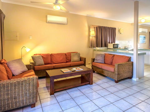 Cable Beachside Villas - Accommodation Bookings 2