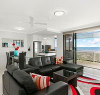 Cairns Luxury Seafront Apartment - Accommodation Bookings