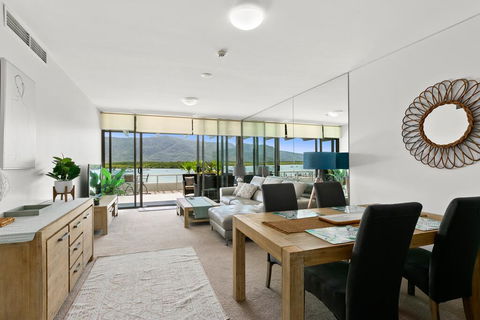 Cairns Waterfront - Harbourlights - Accommodation Bookings 3
